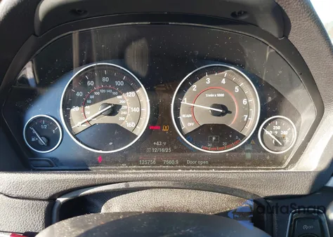 2016 BMW 328I xDrive z USA, uszkodzony, nr VIN WBA8E3C56GK504383